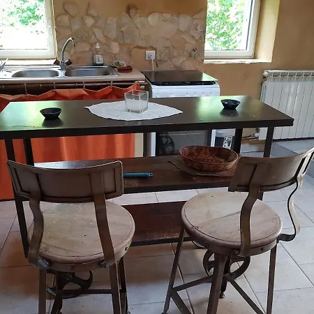 Holiday home Petite Maison De Village, Lumineuse Et Silencieuse *
