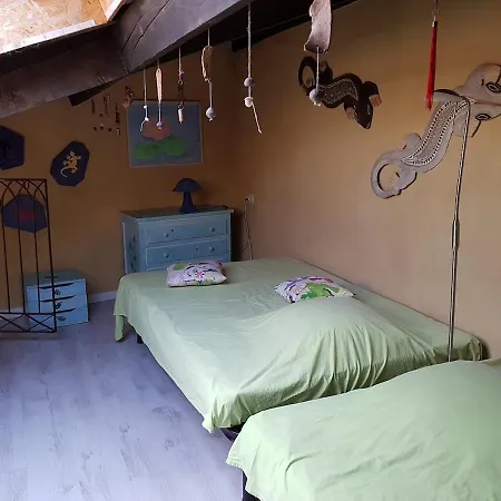 Petite Maison De Village, Lumineuse Et Silencieuse