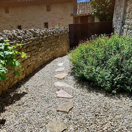 Petite Maison De Village, Lumineuse Et Silencieuse * Issirac