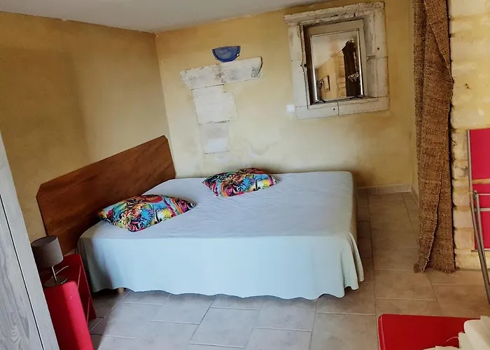 Petite Maison De Village, Lumineuse Et Silencieuse Holiday home