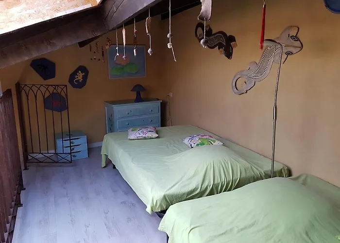 Petite Maison De Village, Lumineuse Et Silencieuse
