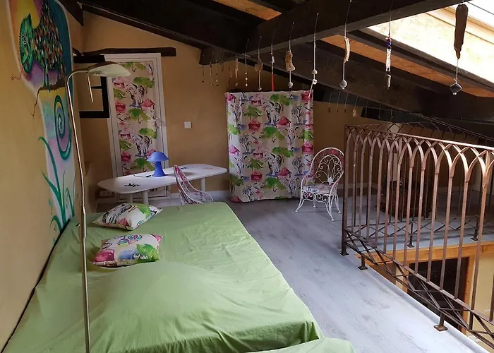 Petite Maison De Village, Lumineuse Et Silencieuse Issirac